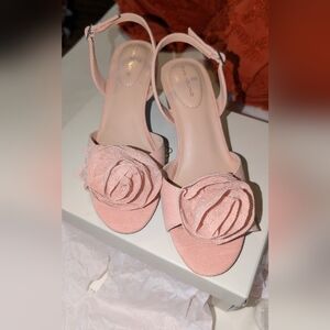 Bandolino Pink Floral Sandals